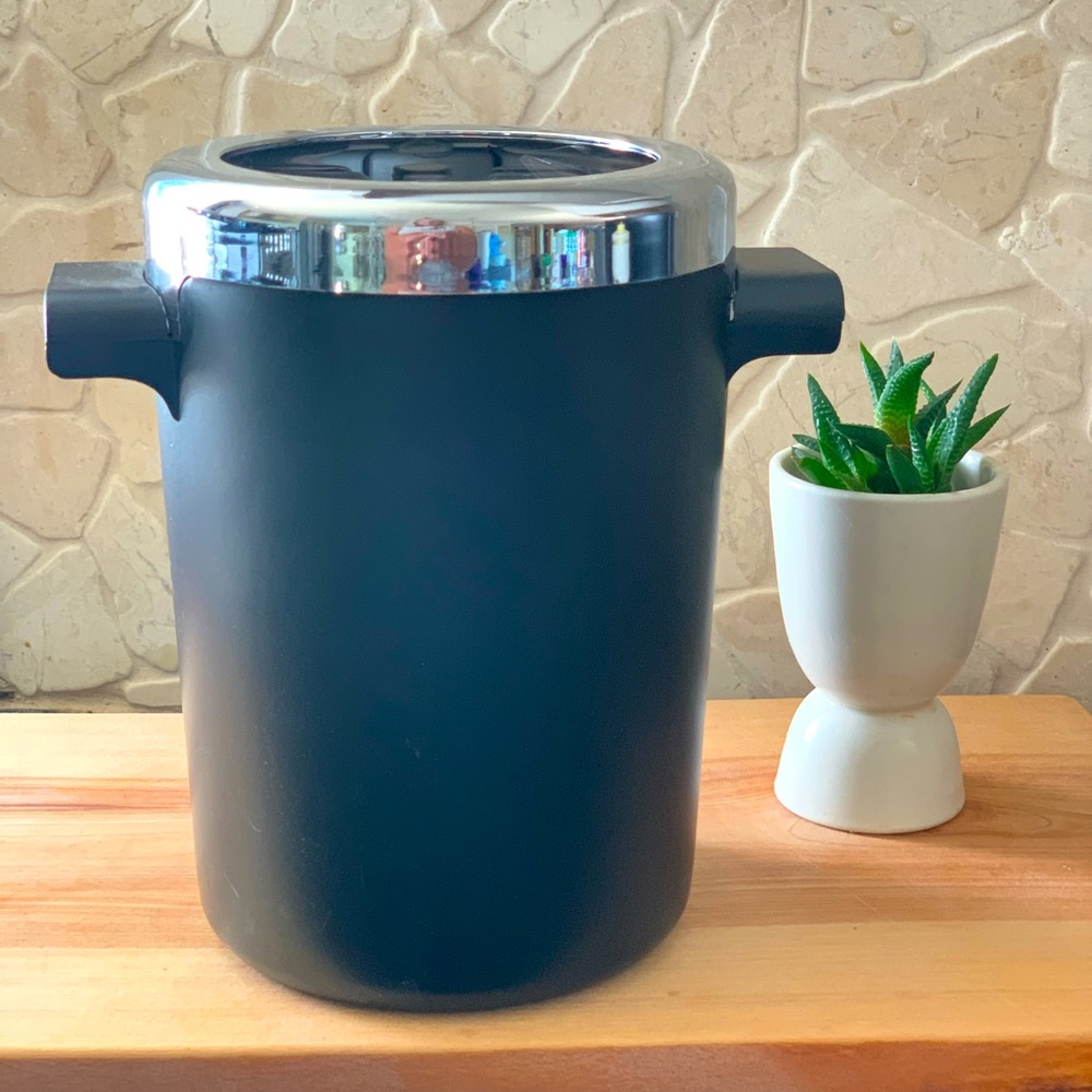 INNOPLAN | Vintage Wine Cooler